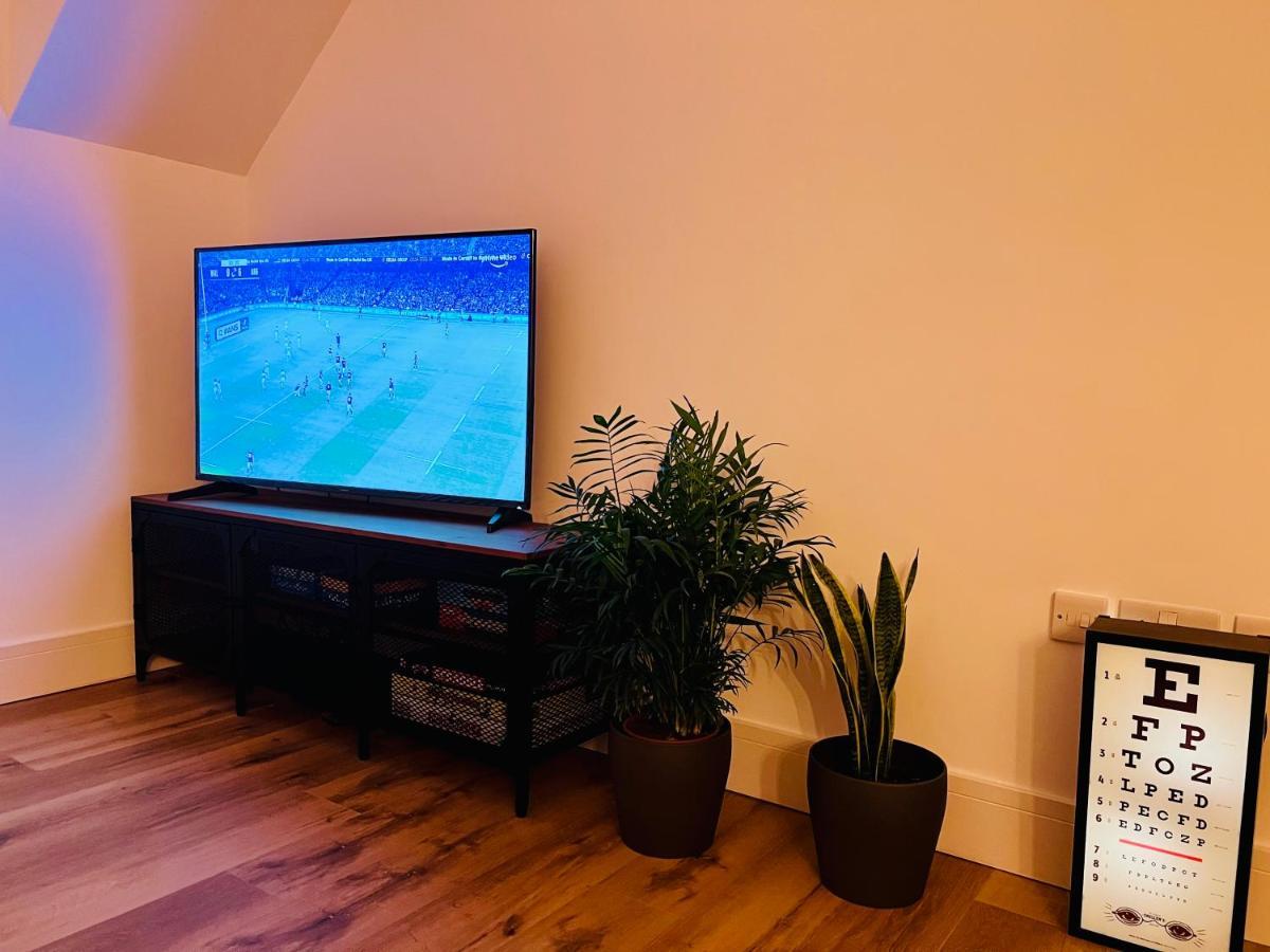 Apple Tree Apartment Hensol Zewnętrze zdjęcie